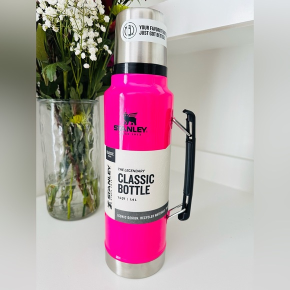 Stanley Neon Electric Pink Classic Bottles 1.5 Qt, 1.4 Liter NEW, HTF - Picture 1 of 4